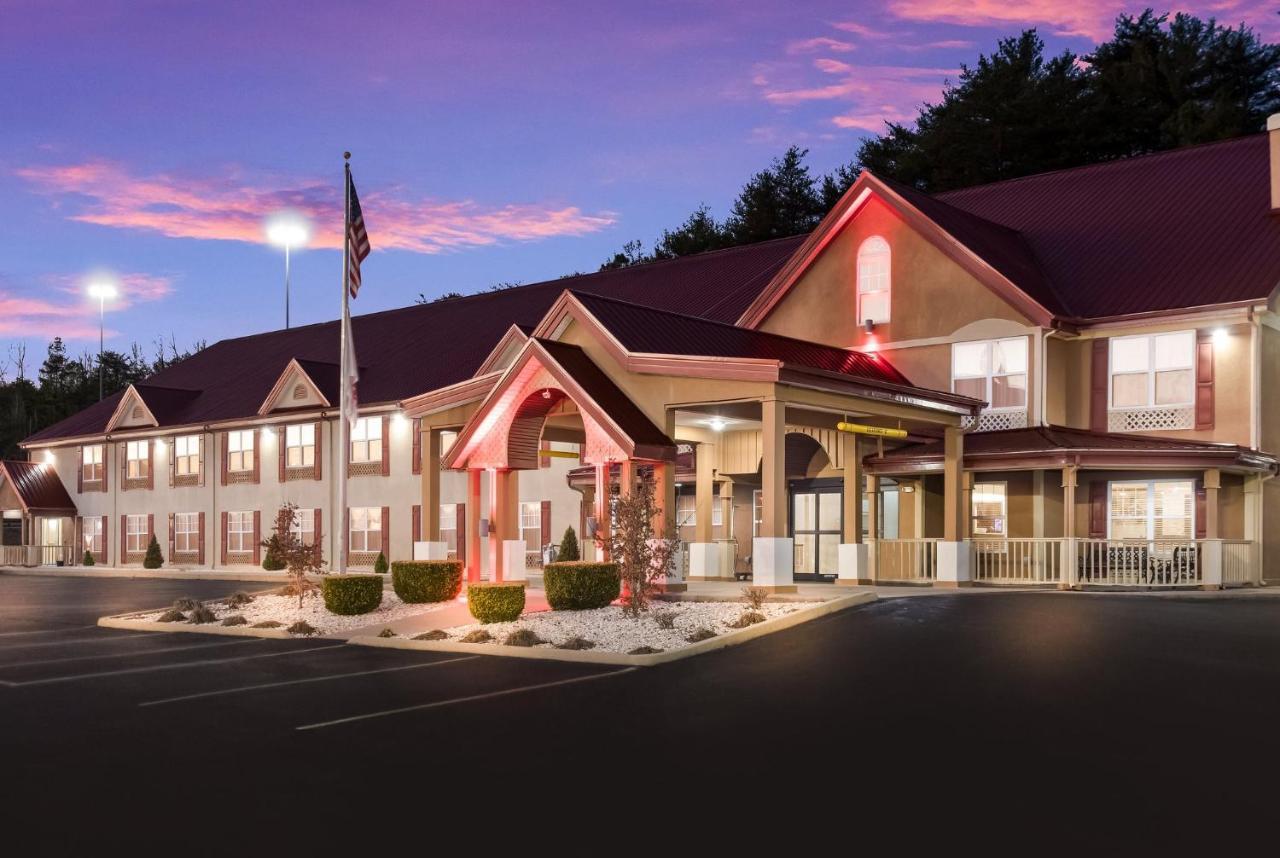 Red Roof Inn & Suites Corbin Exterior photo
