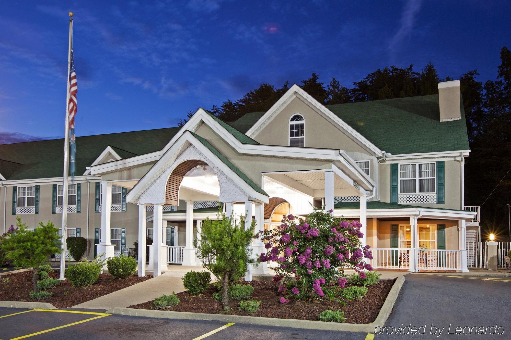 Red Roof Inn & Suites Corbin Exterior photo