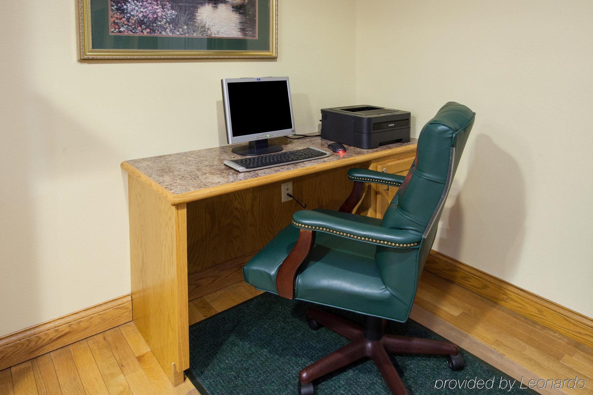 Red Roof Inn & Suites Corbin Business photo